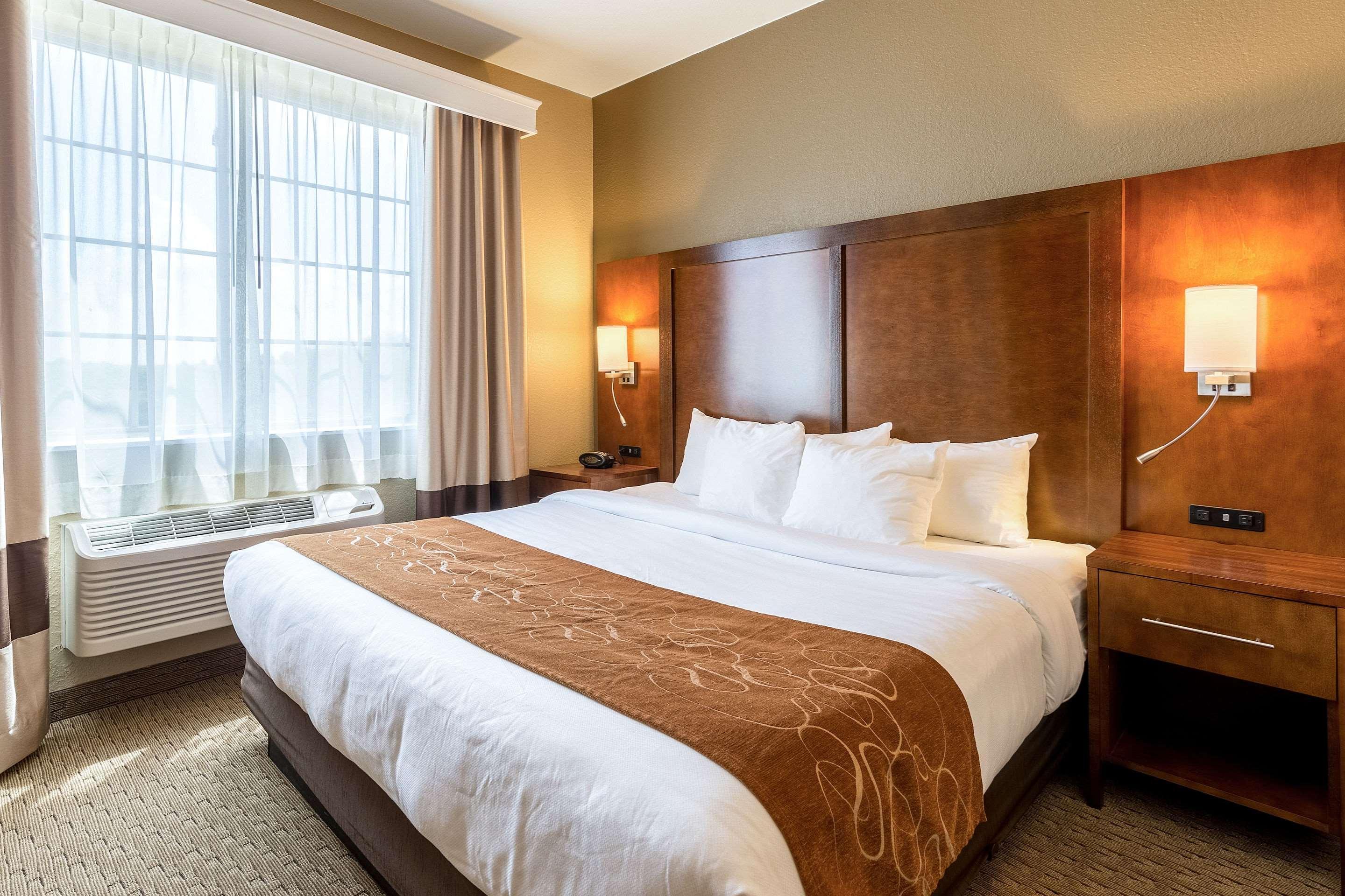 Comfort Suites Burlington Esterno foto