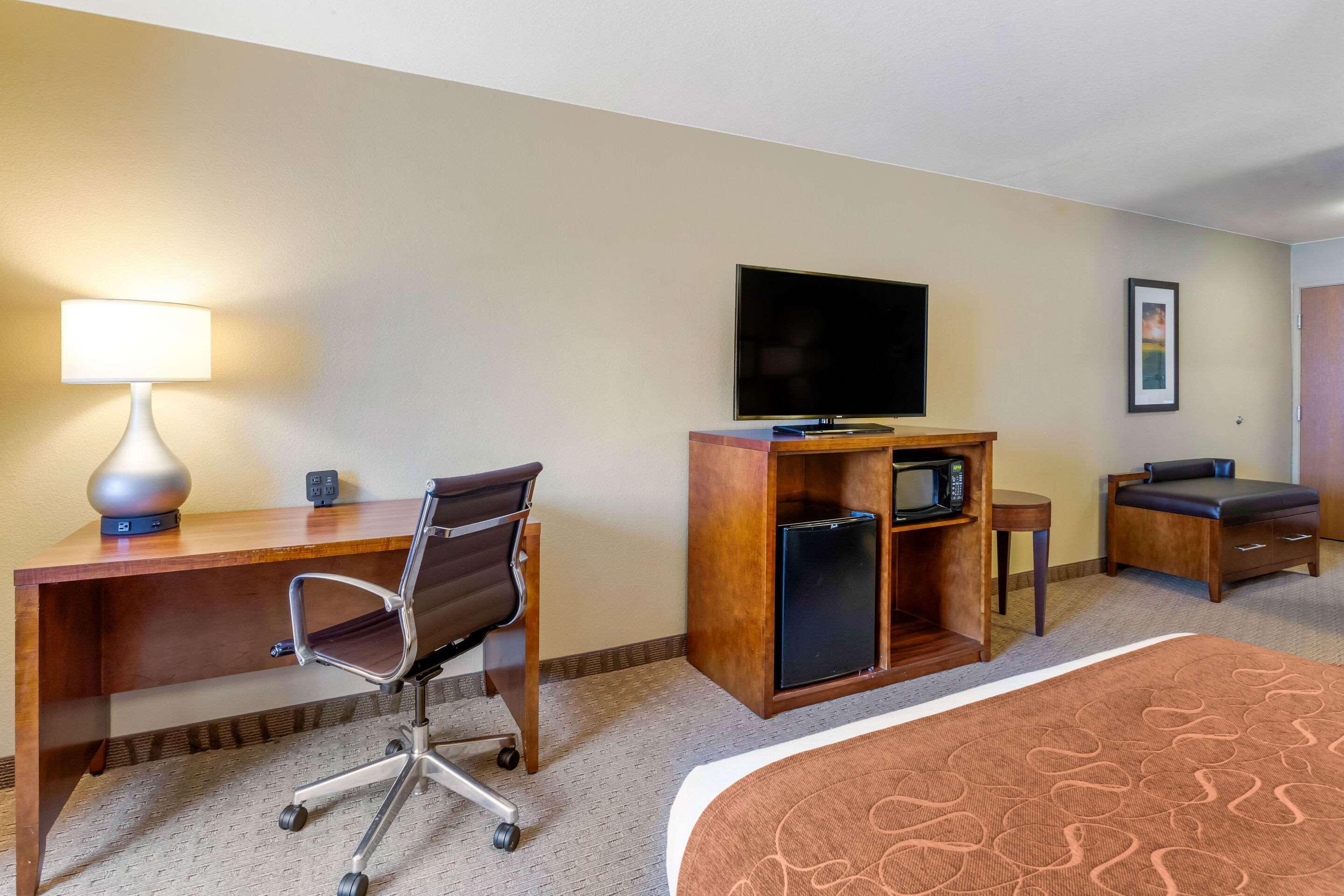 Comfort Suites Burlington Esterno foto