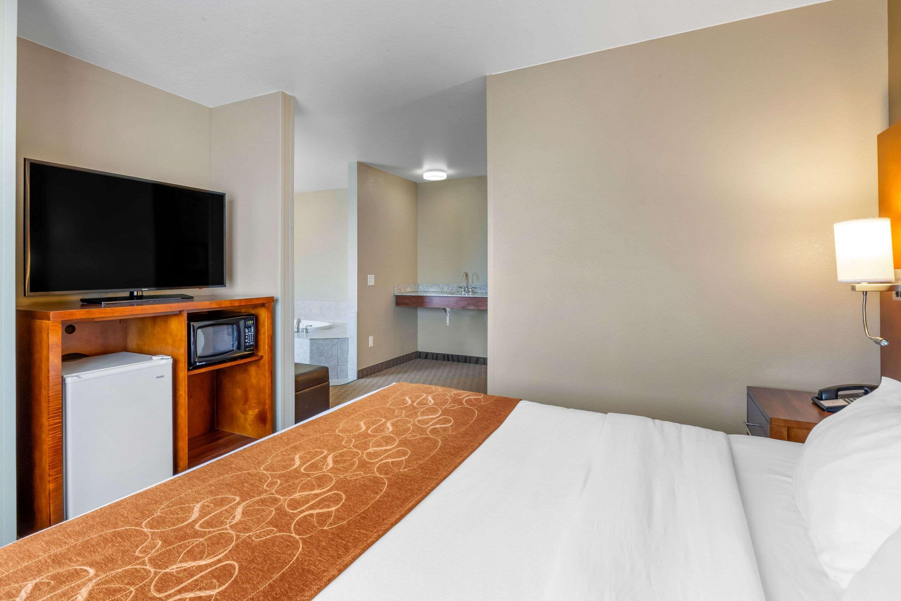 Comfort Suites Burlington Esterno foto