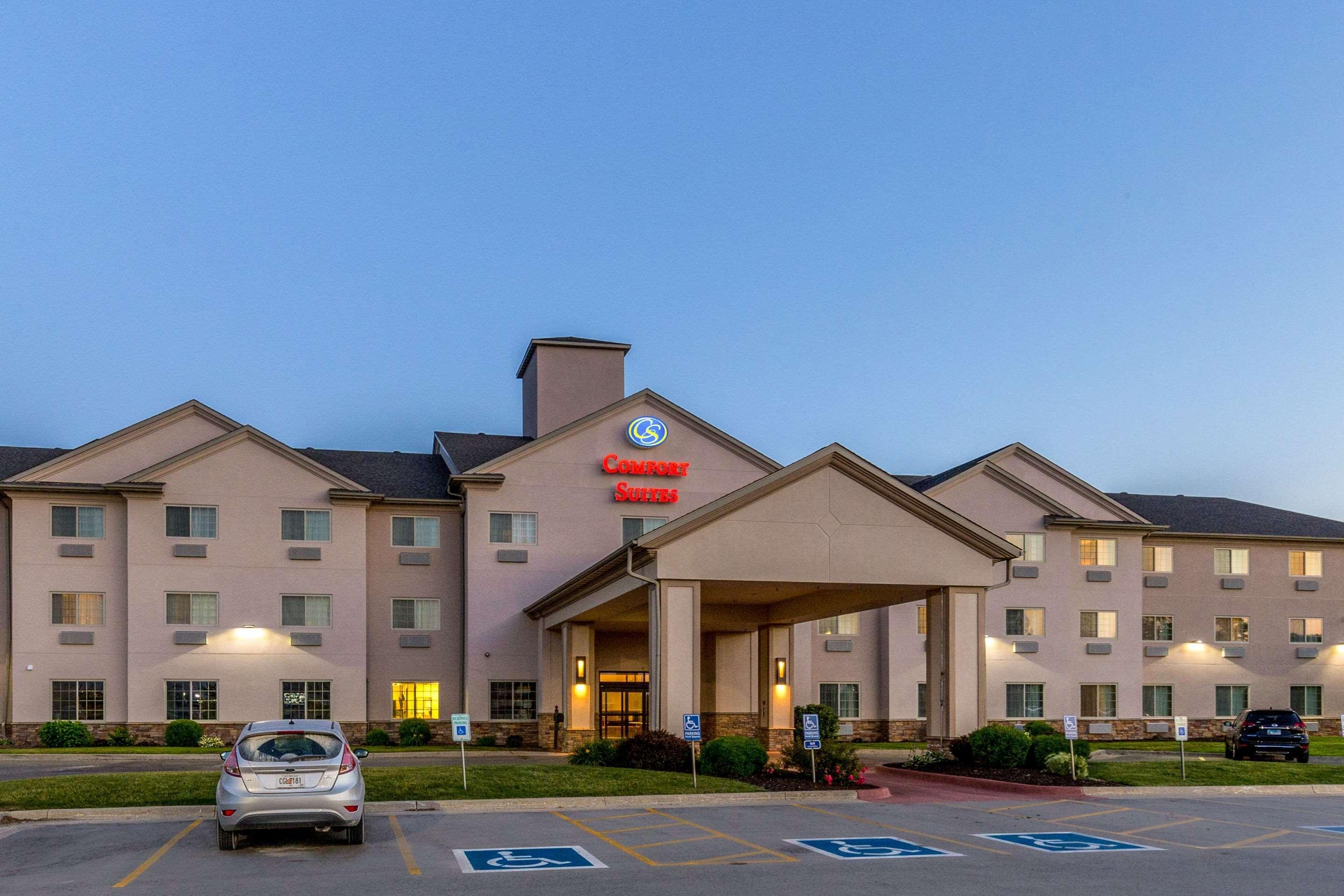 Comfort Suites Burlington Esterno foto