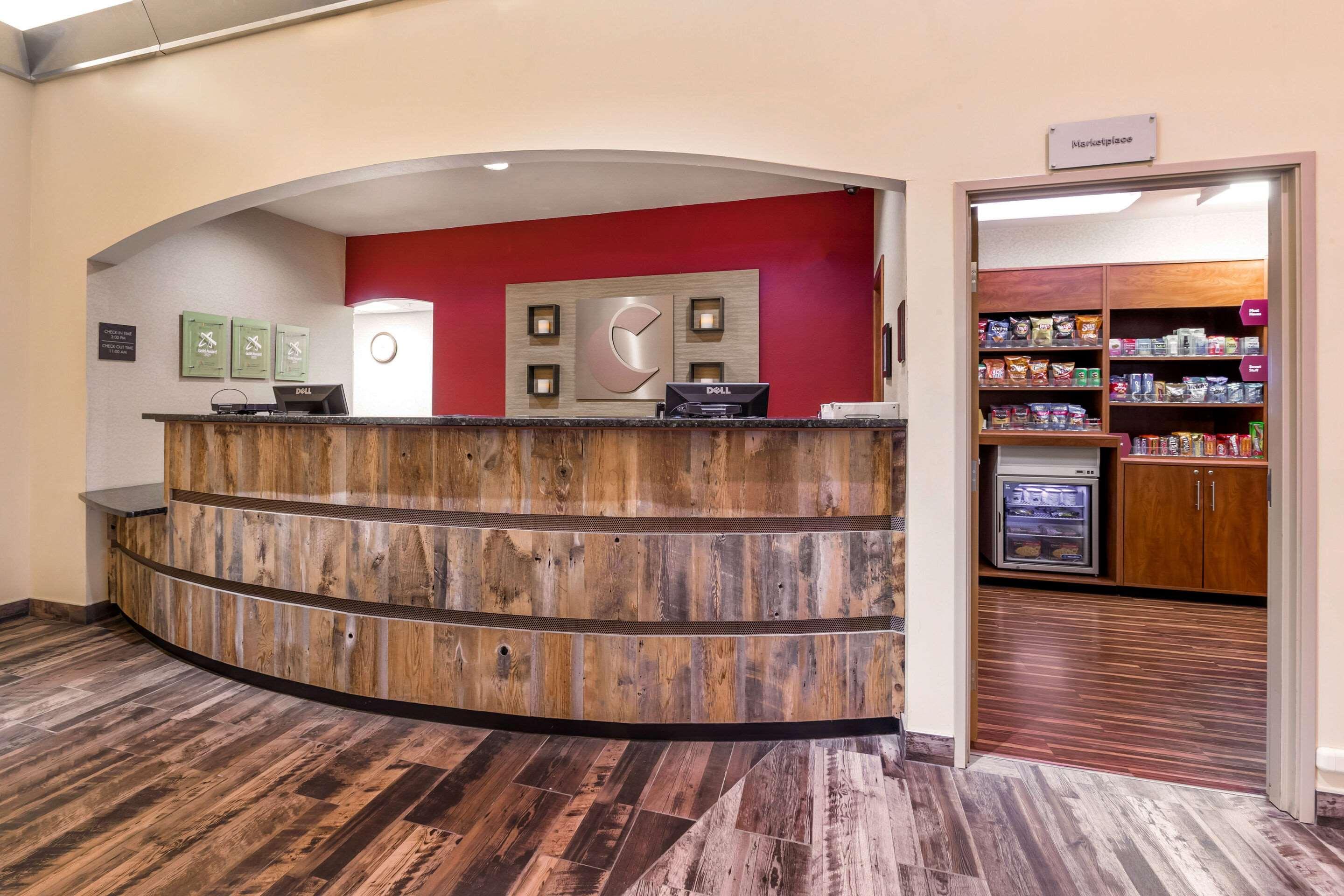 Comfort Suites Burlington Esterno foto
