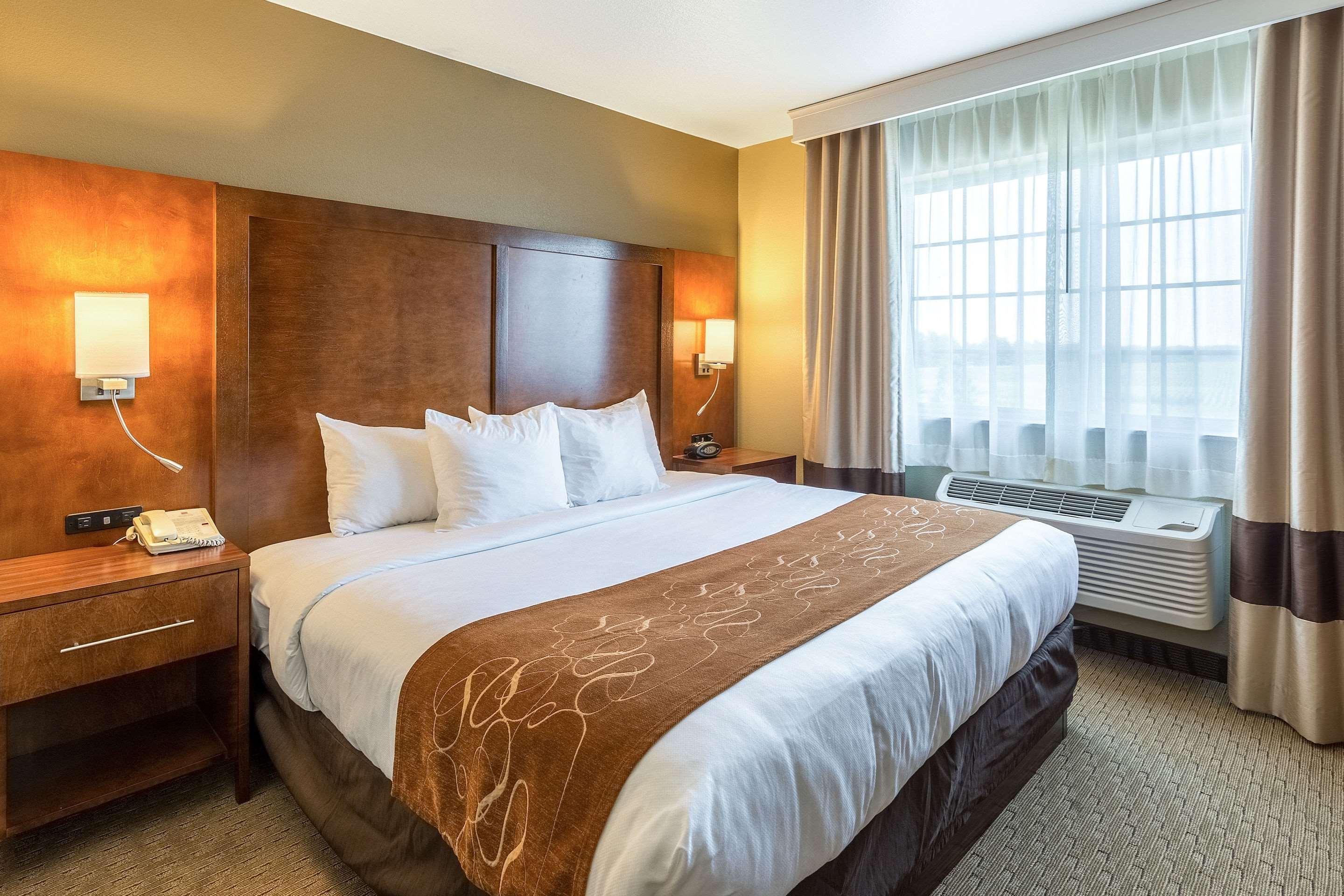 Comfort Suites Burlington Esterno foto