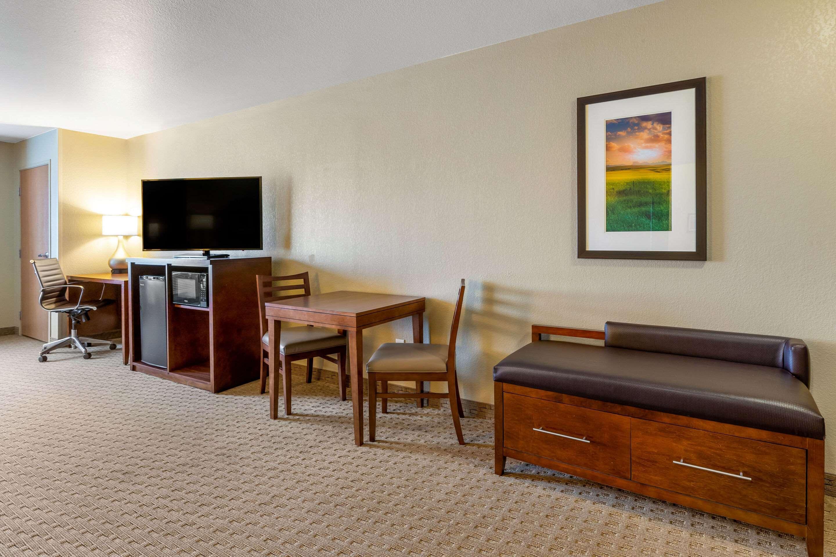 Comfort Suites Burlington Esterno foto