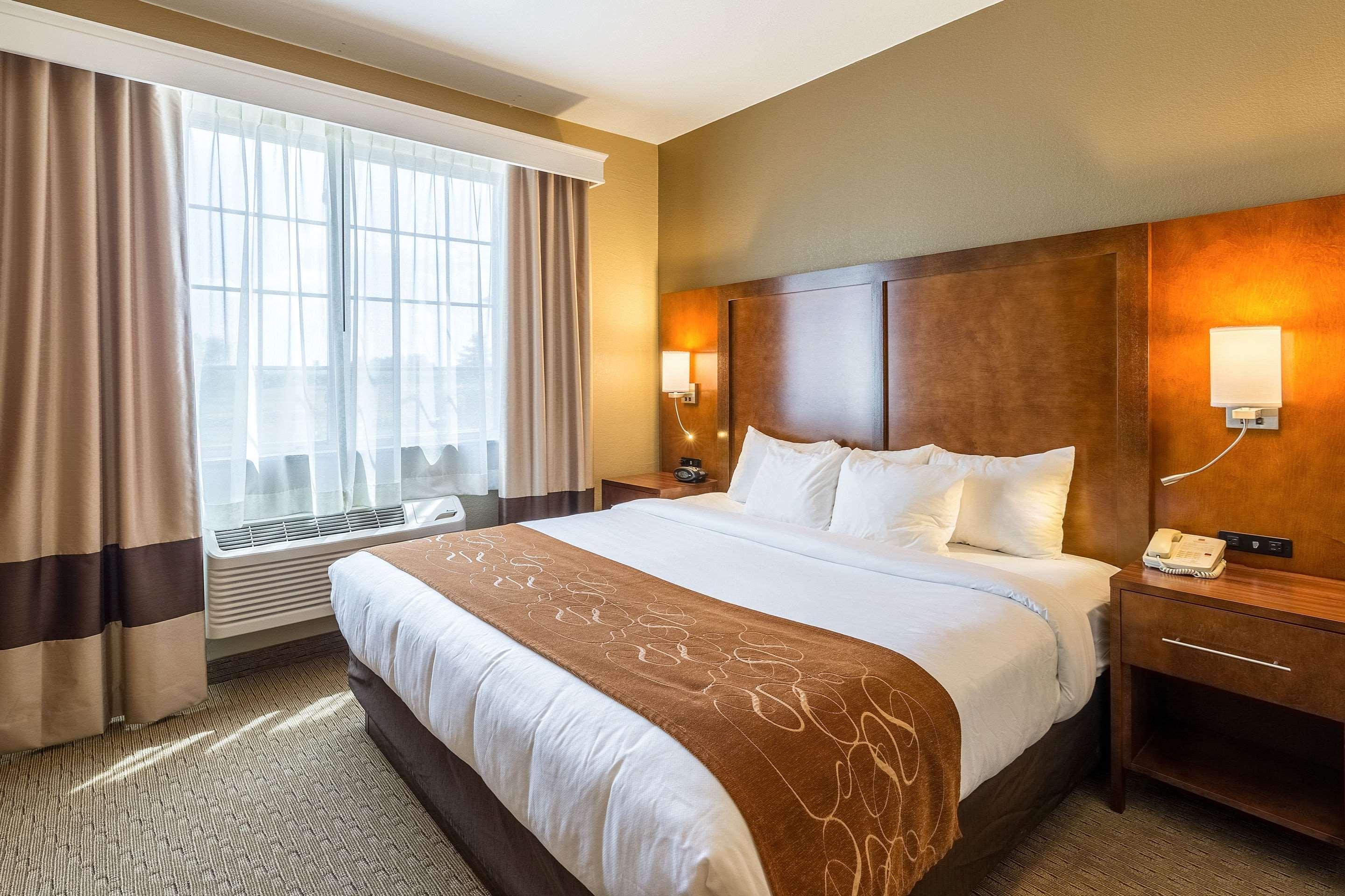 Comfort Suites Burlington Esterno foto