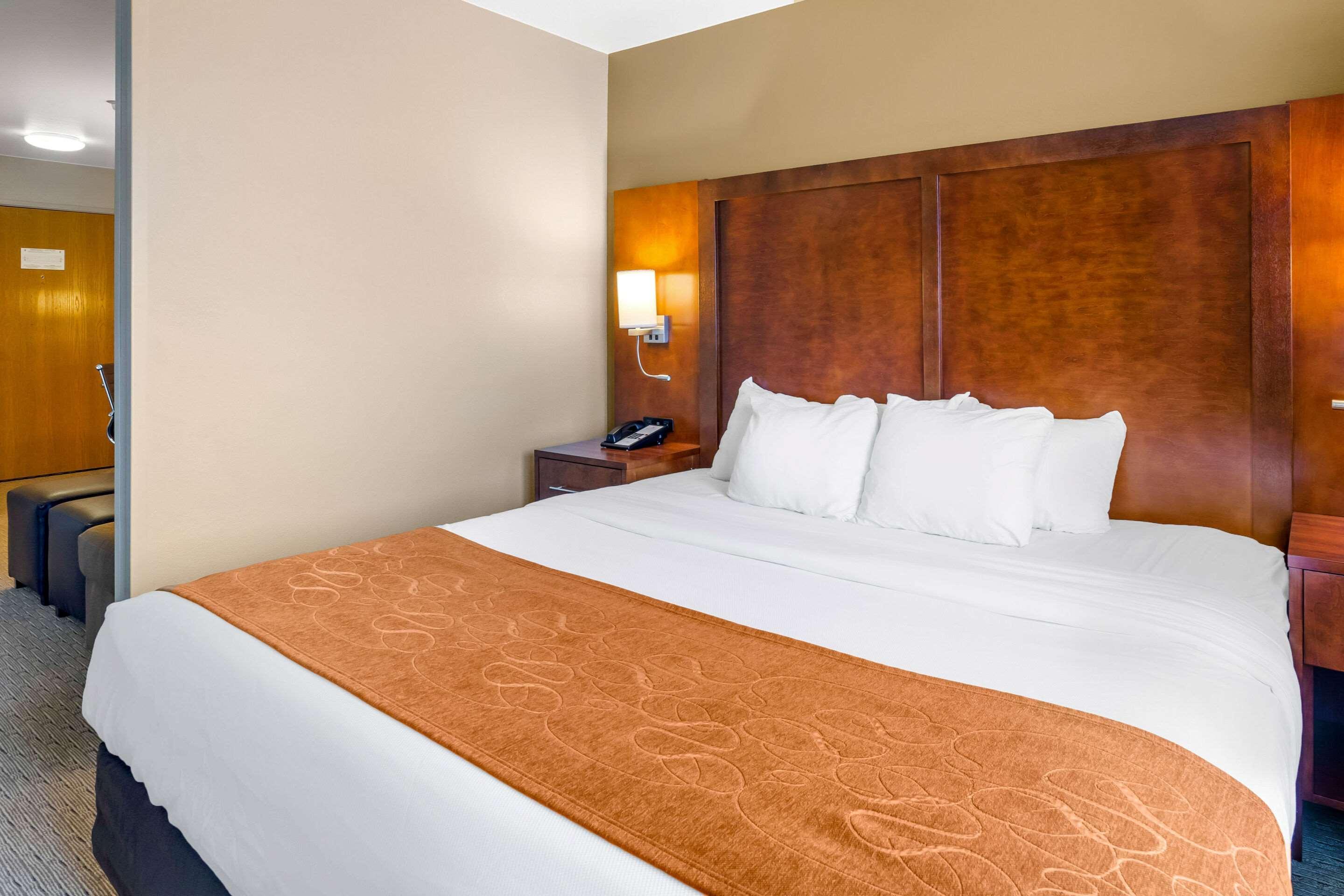 Comfort Suites Burlington Esterno foto