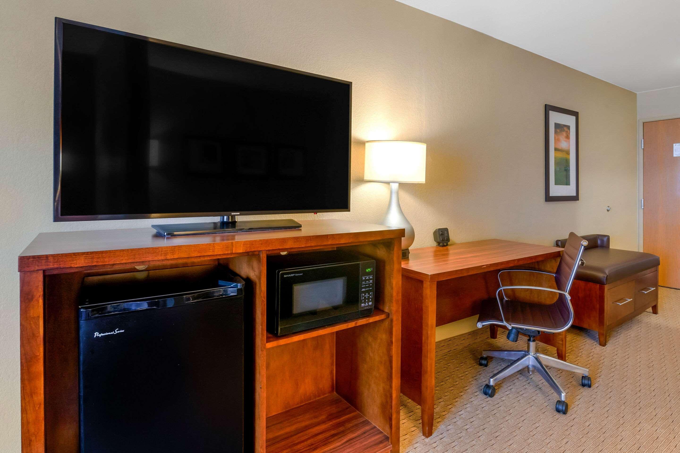 Comfort Suites Burlington Esterno foto