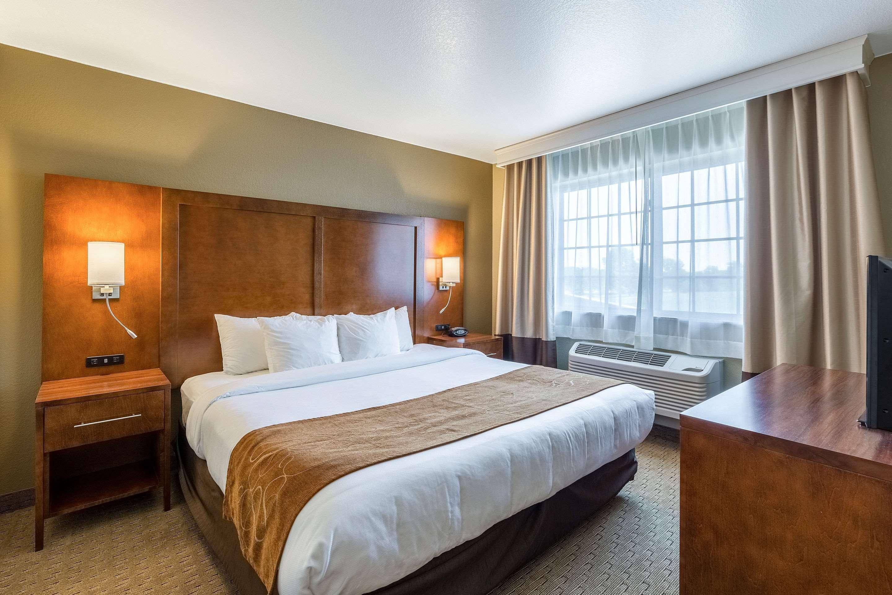 Comfort Suites Burlington Esterno foto