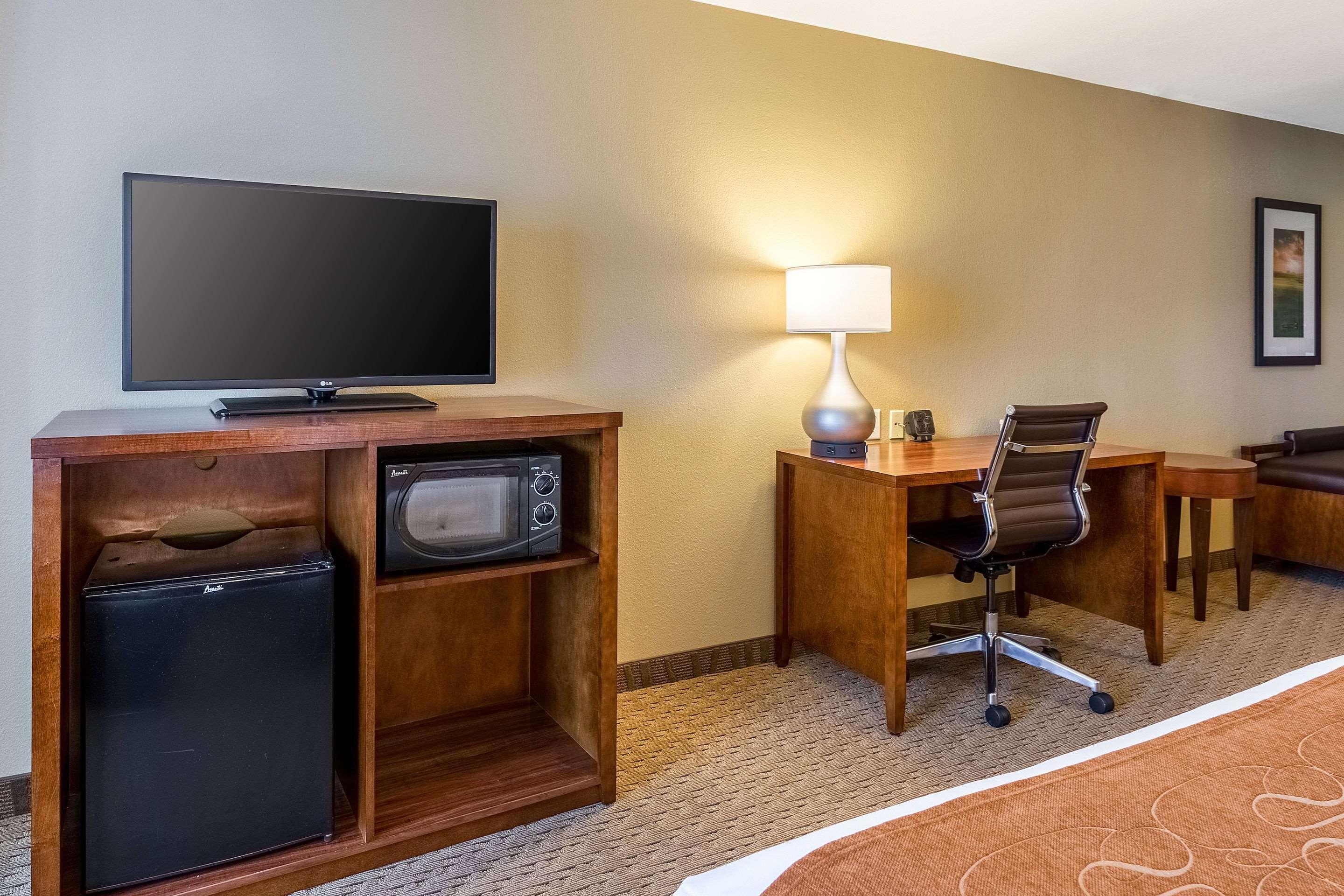 Comfort Suites Burlington Esterno foto