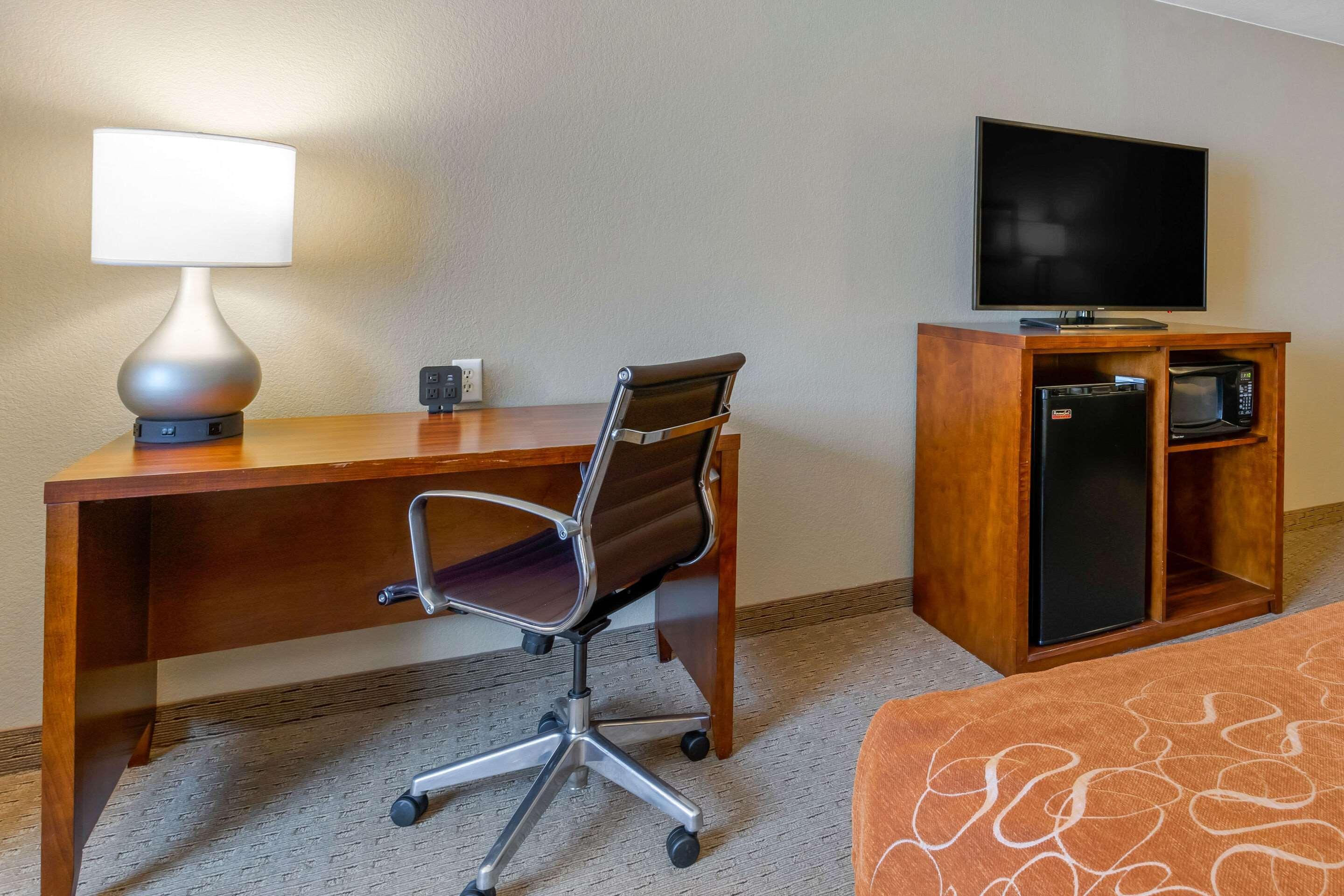 Comfort Suites Burlington Esterno foto