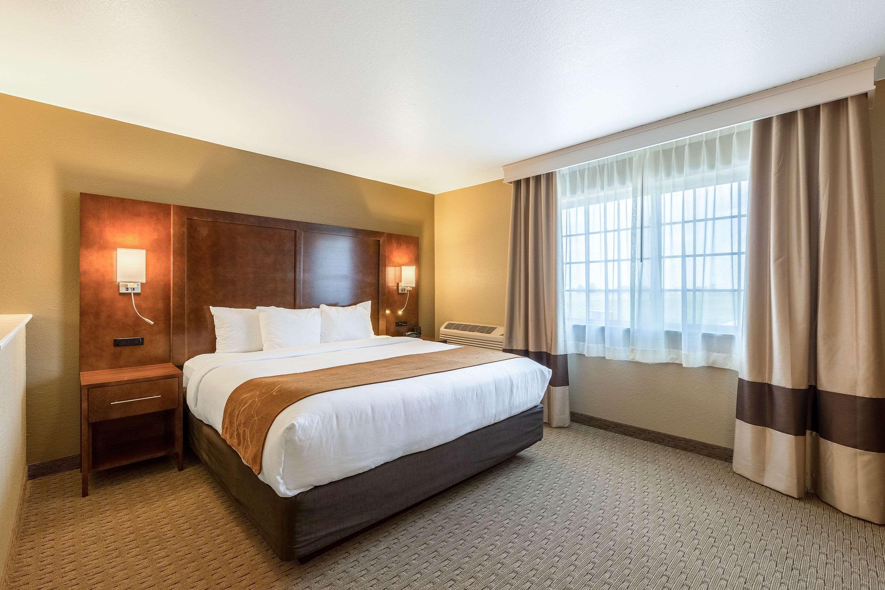 Comfort Suites Burlington Esterno foto