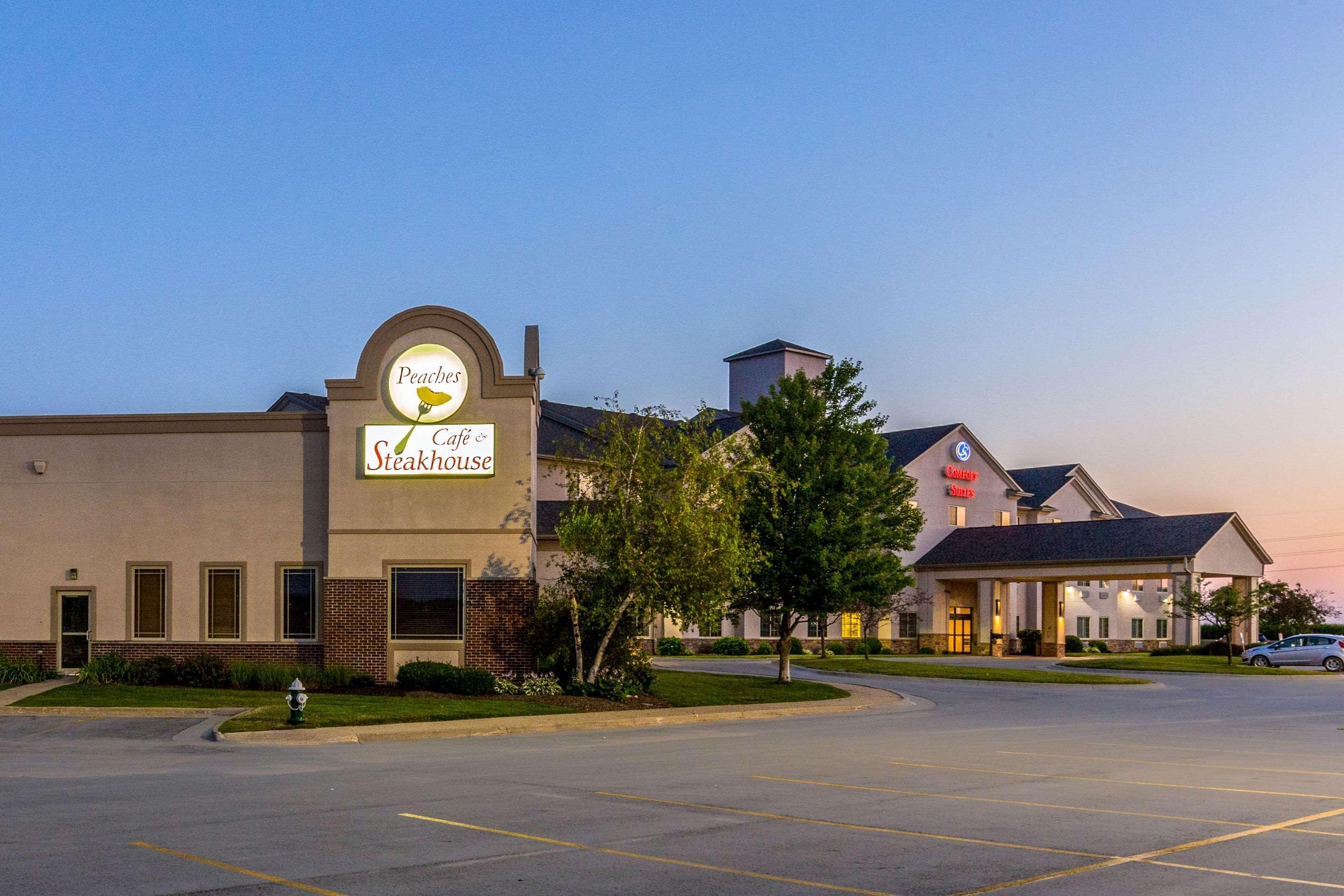 Comfort Suites Burlington Esterno foto