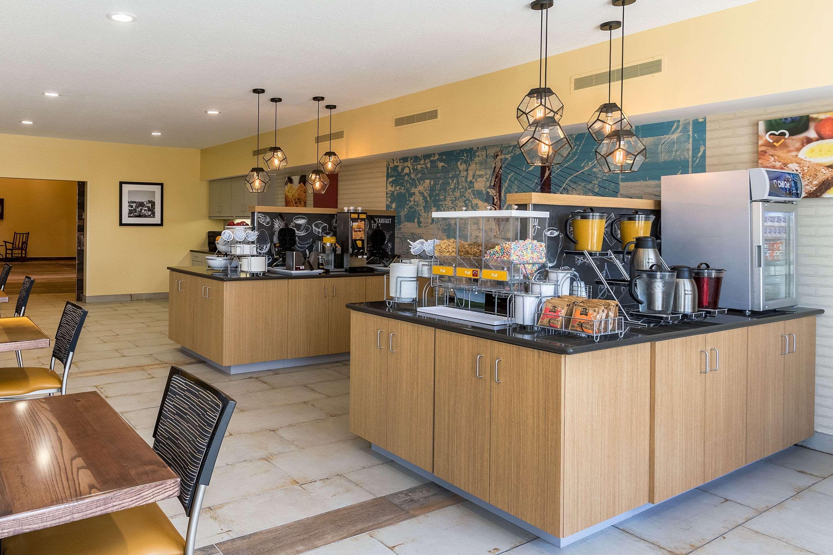 Comfort Suites Burlington Esterno foto